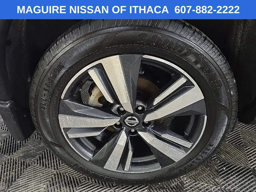 Used 2021 Gray Nissan SL image 14