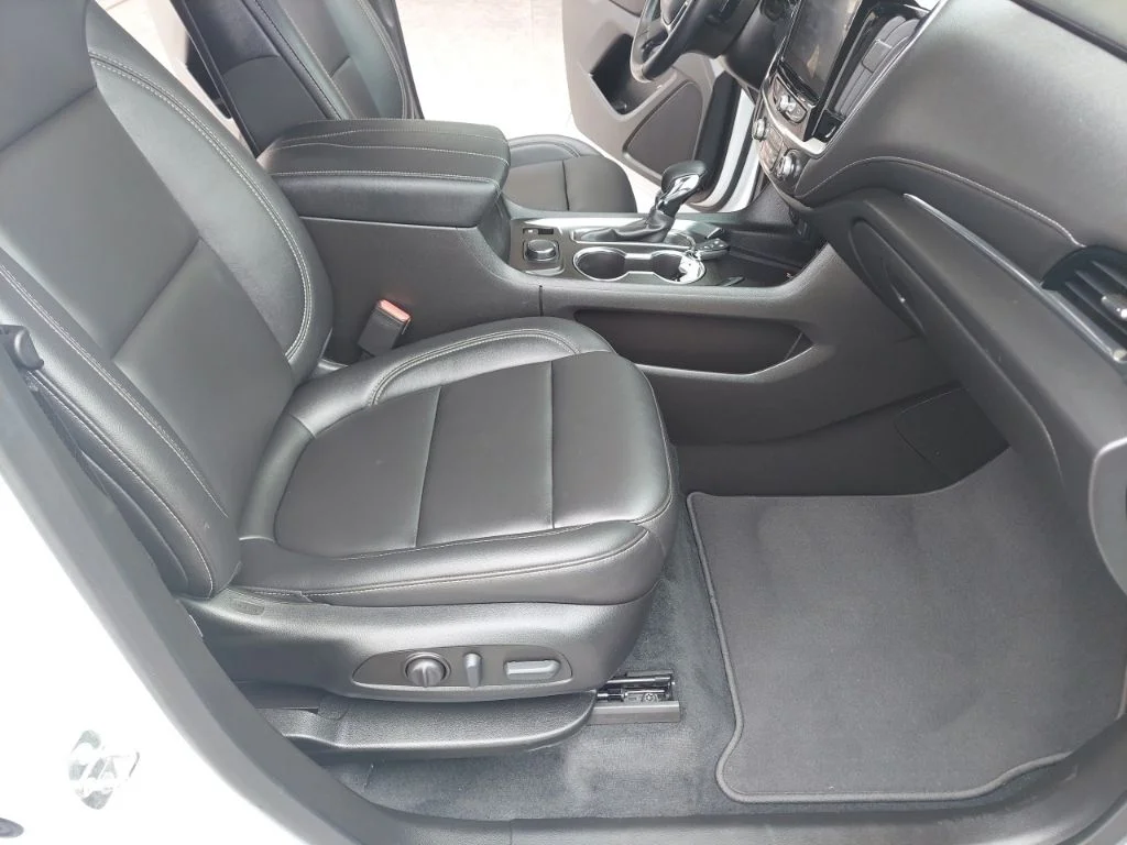 Used 2023 White Chevrolet LT Leather image 33
