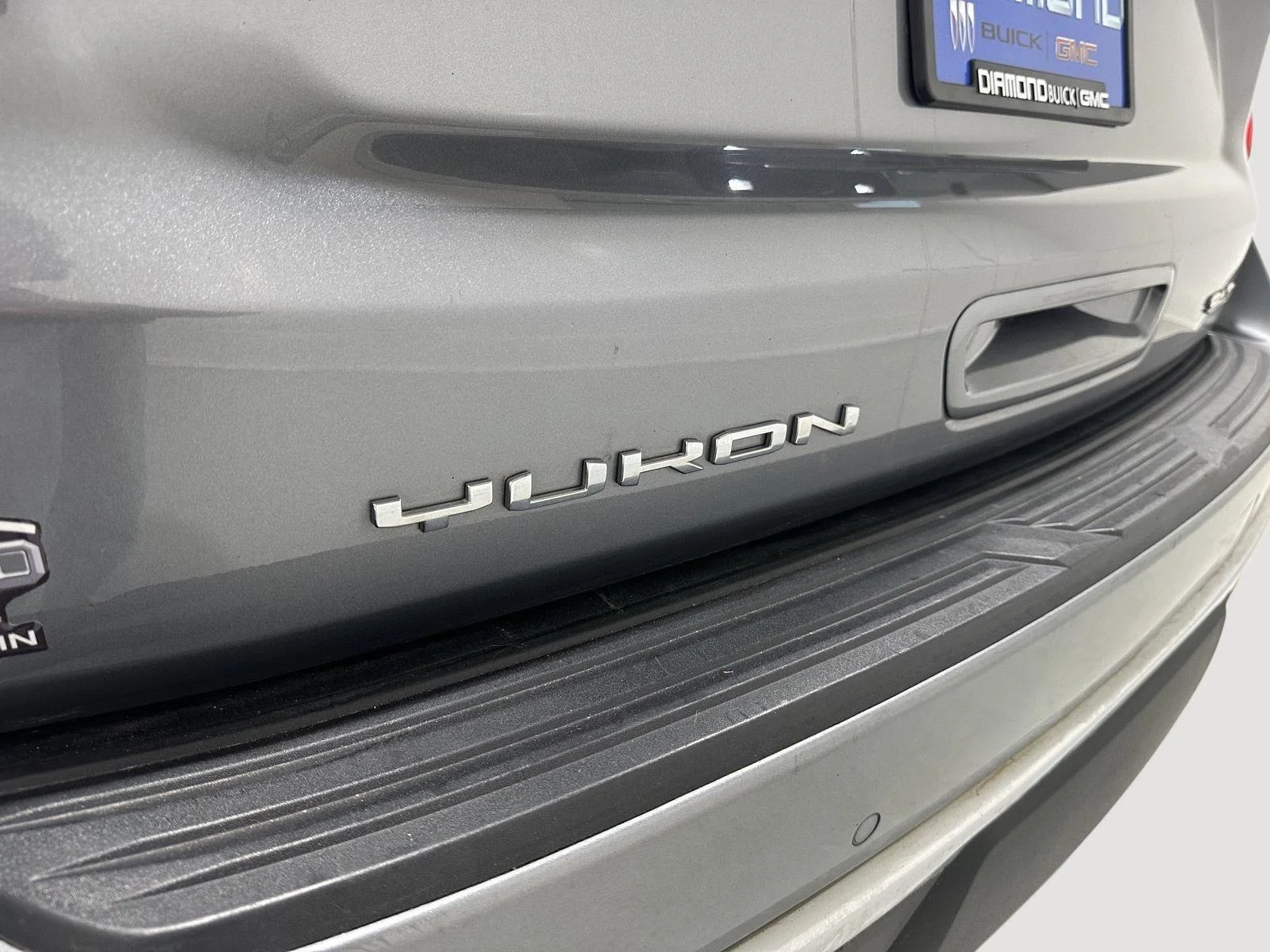 Used 2021 Satin Steel Metallic GMC SLT image 30