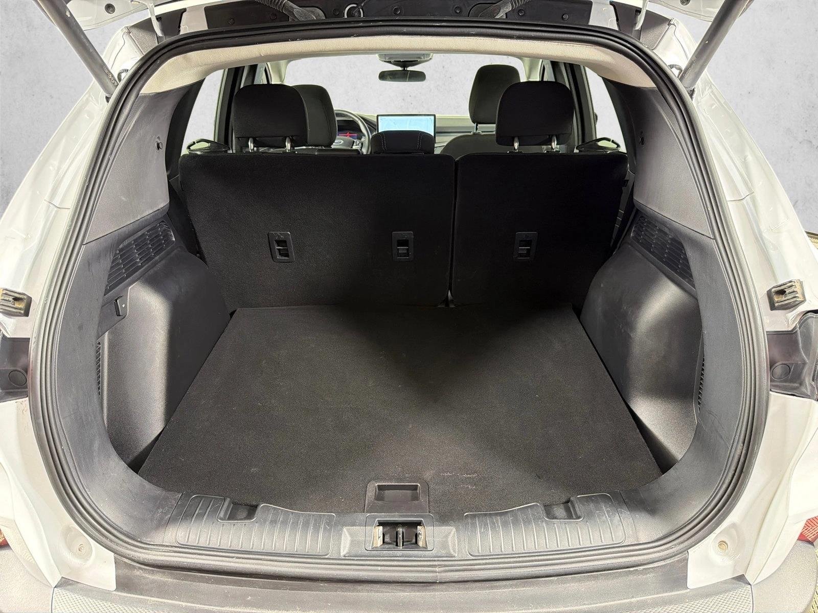 Used 2024 Oxford White Ford Active image 19