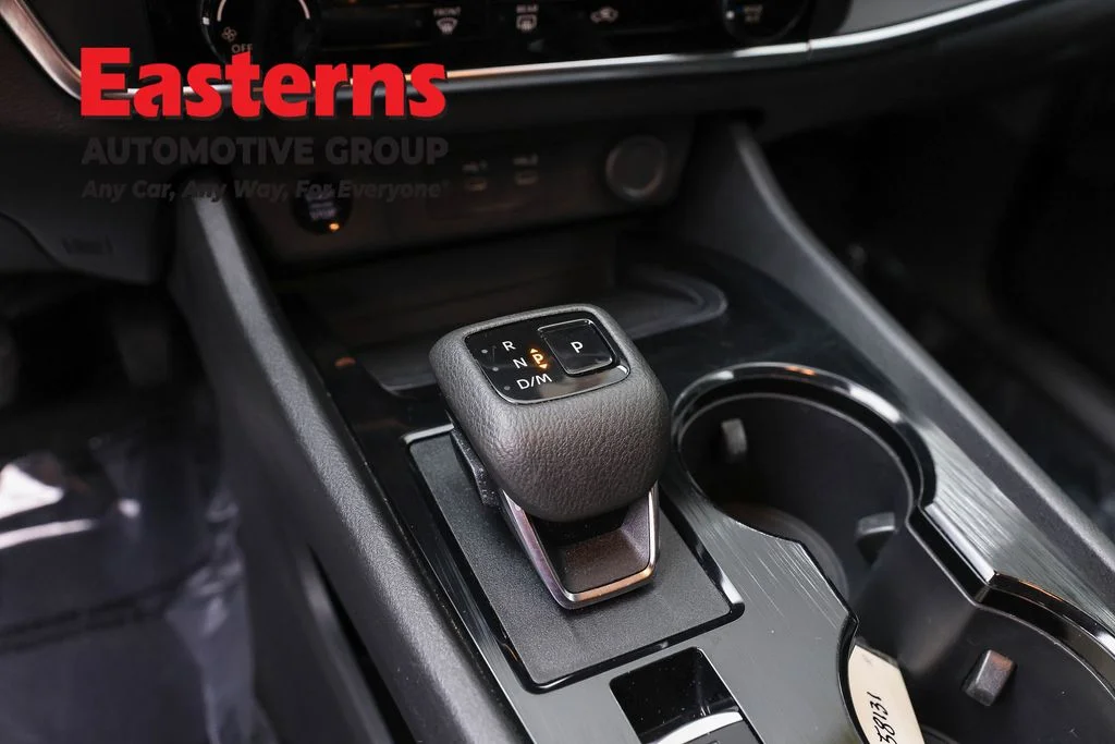 Used 2024 Silver Nissan S image 13