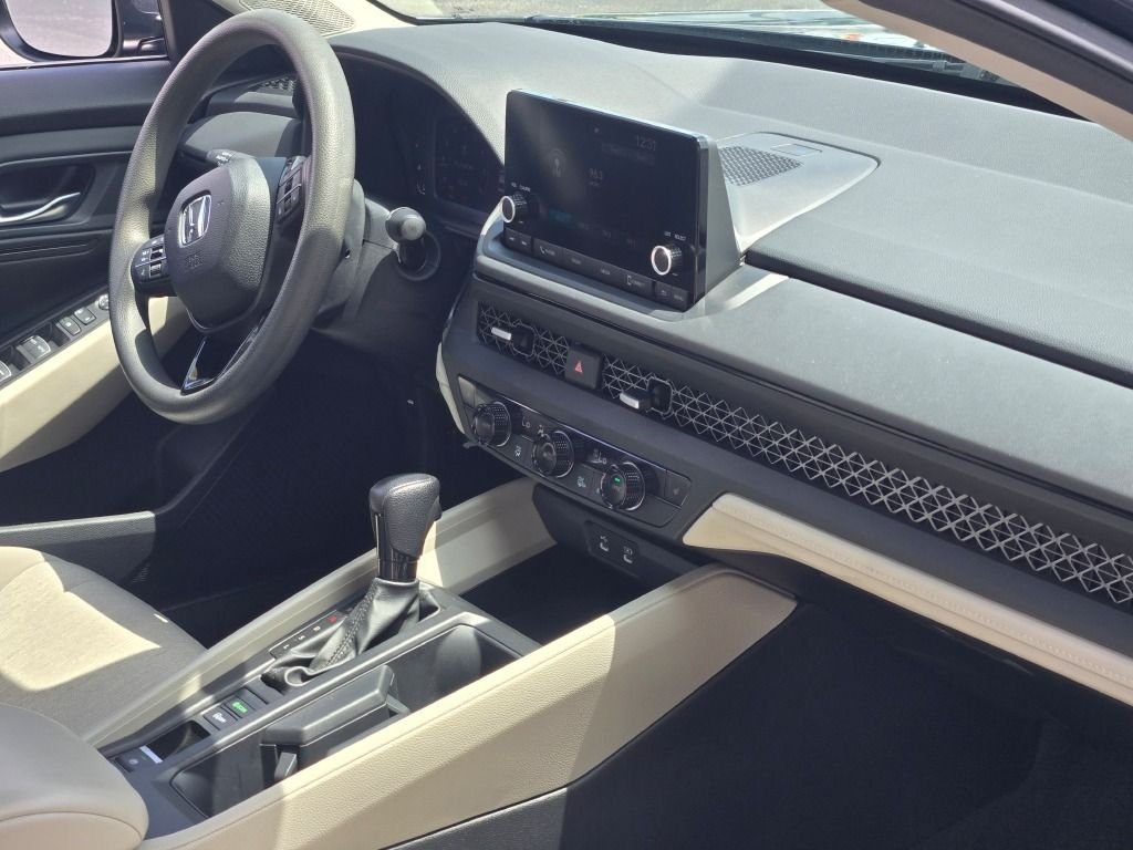 Used 2023 Meteorite Gray Metallic Honda EX image 8