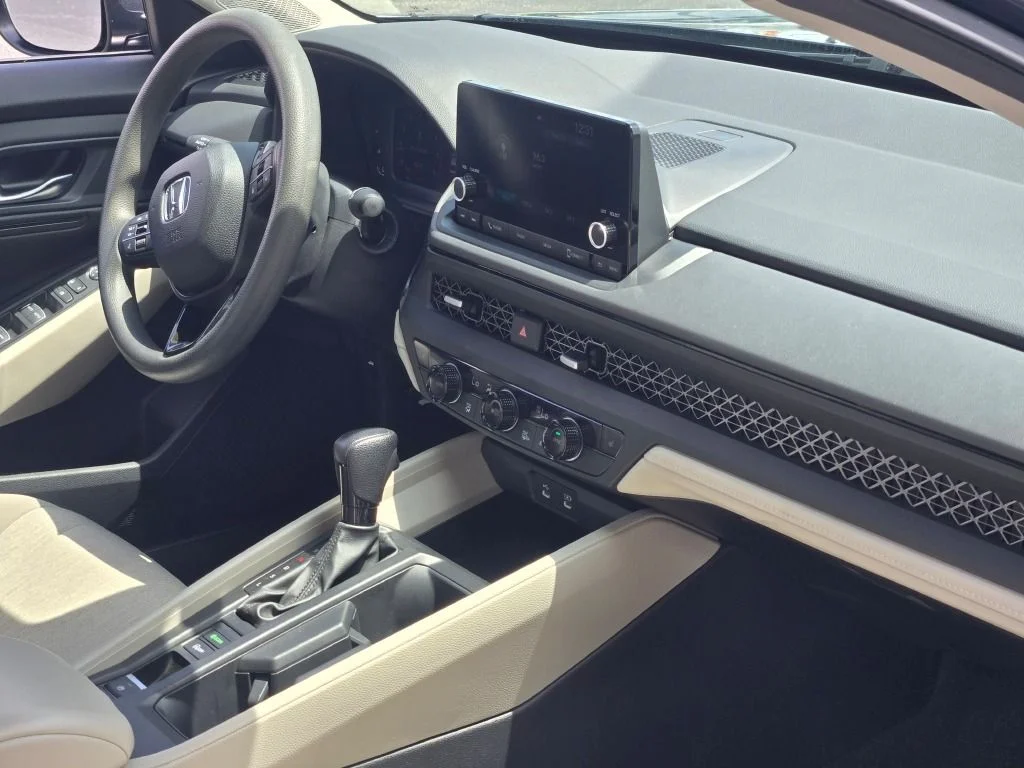 Used 2023  Honda EX image 8