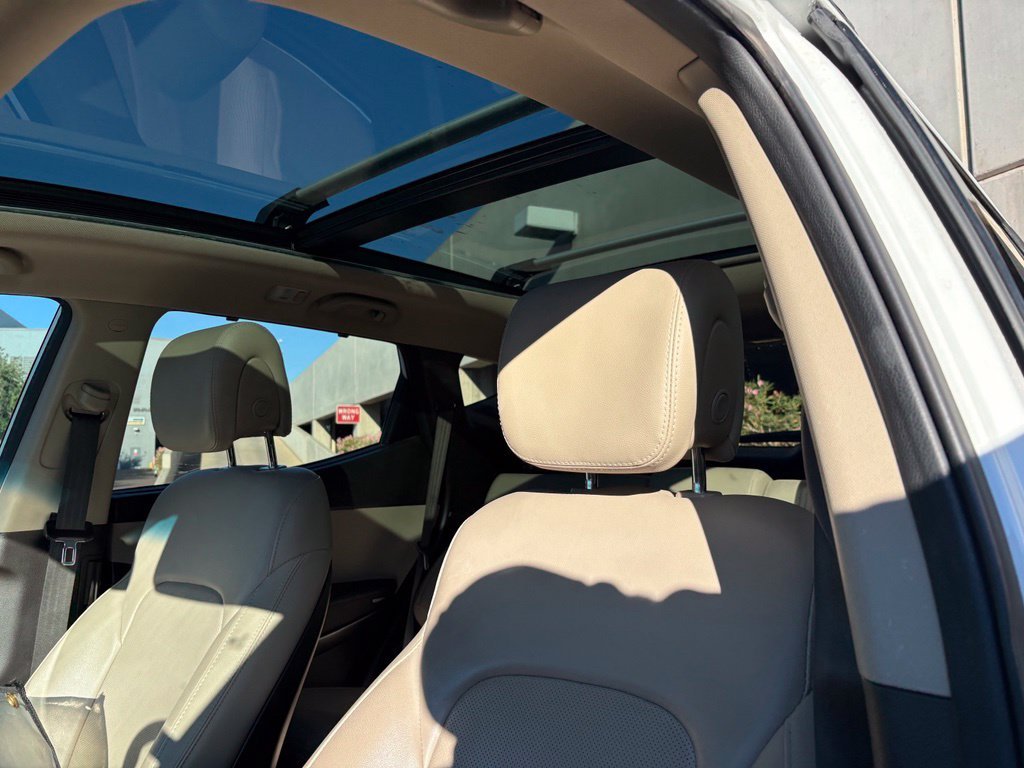 Used 2018 White Hyundai 2.4 Base image 10