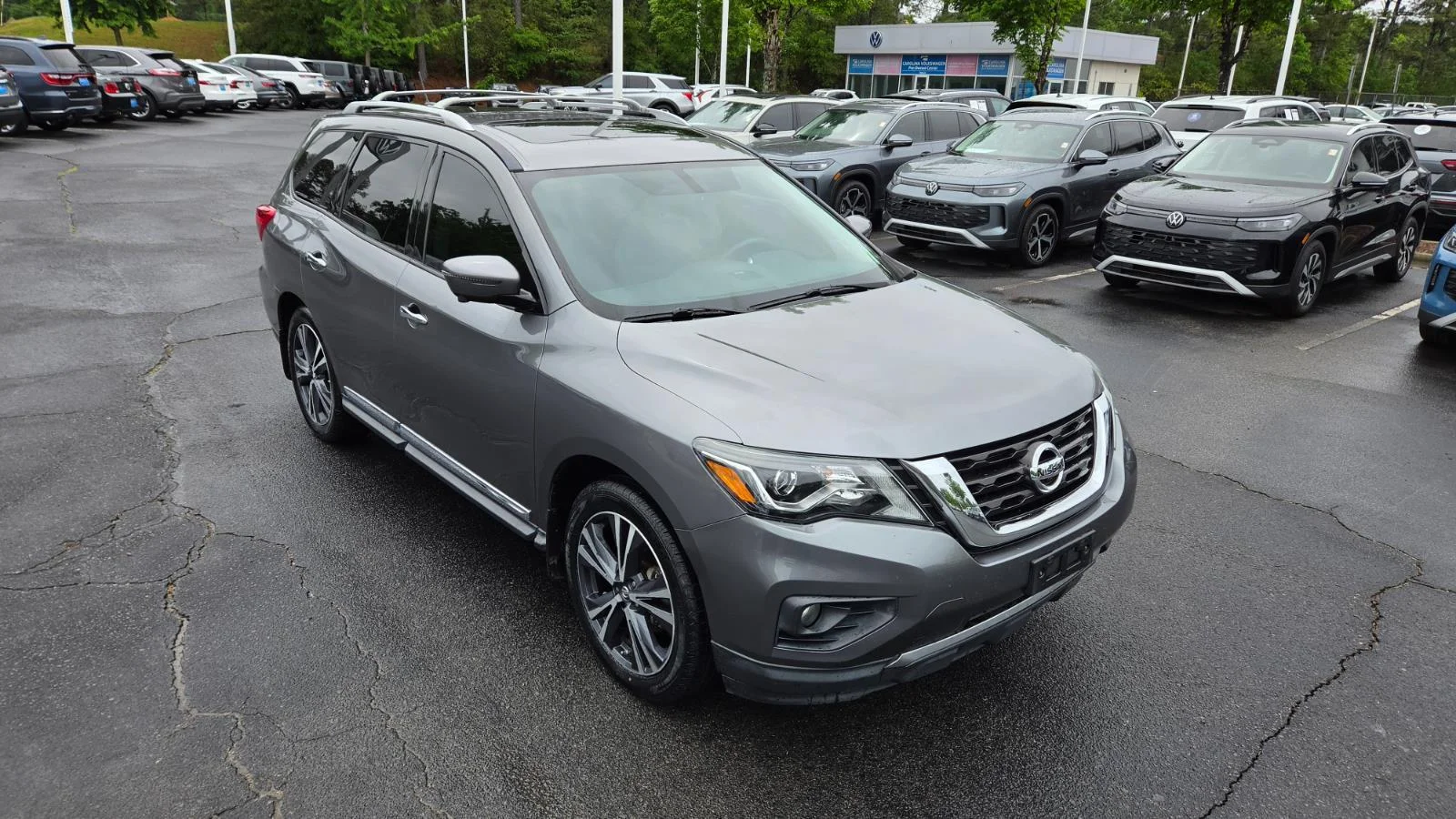 Used 2018 Gun Metallic Nissan Platinum image 8