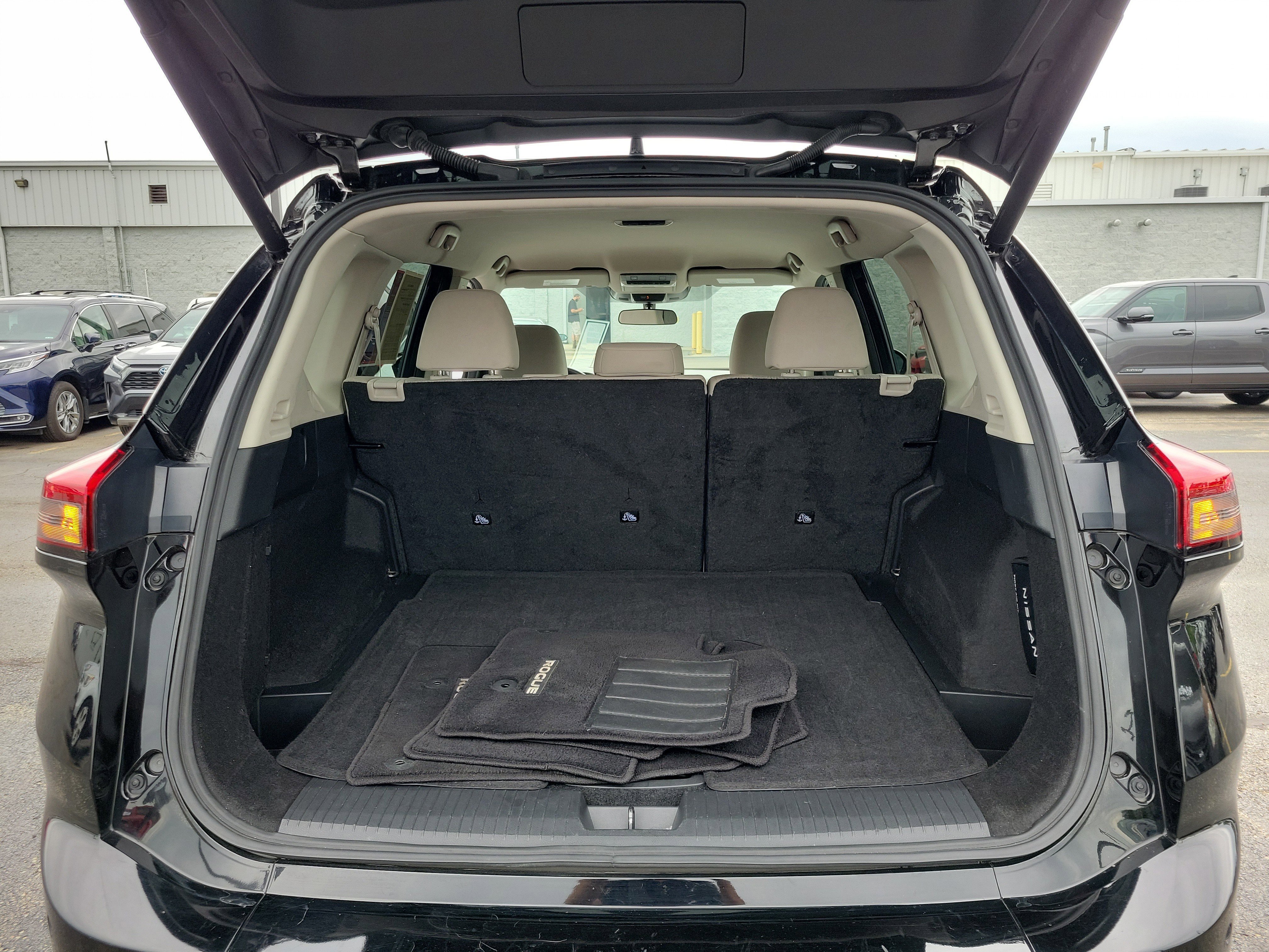 Used 2025 Super Black Nissan SV image 8