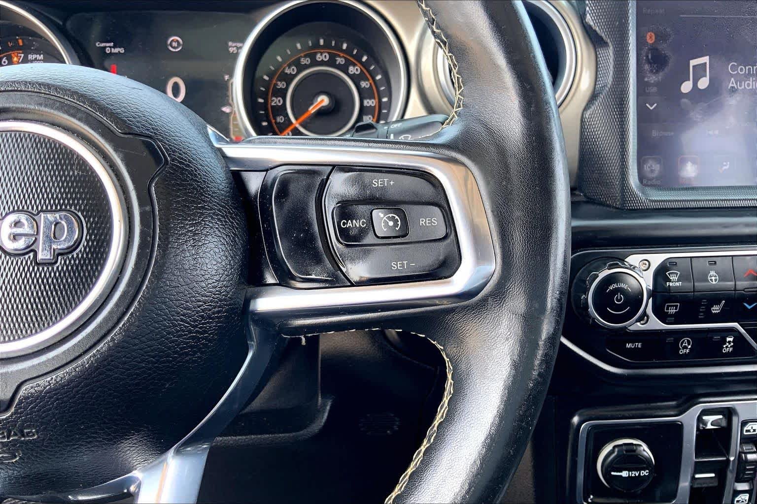 Used 2018 Ocean Blue Metallic Clearcoat Jeep Sahara image 24