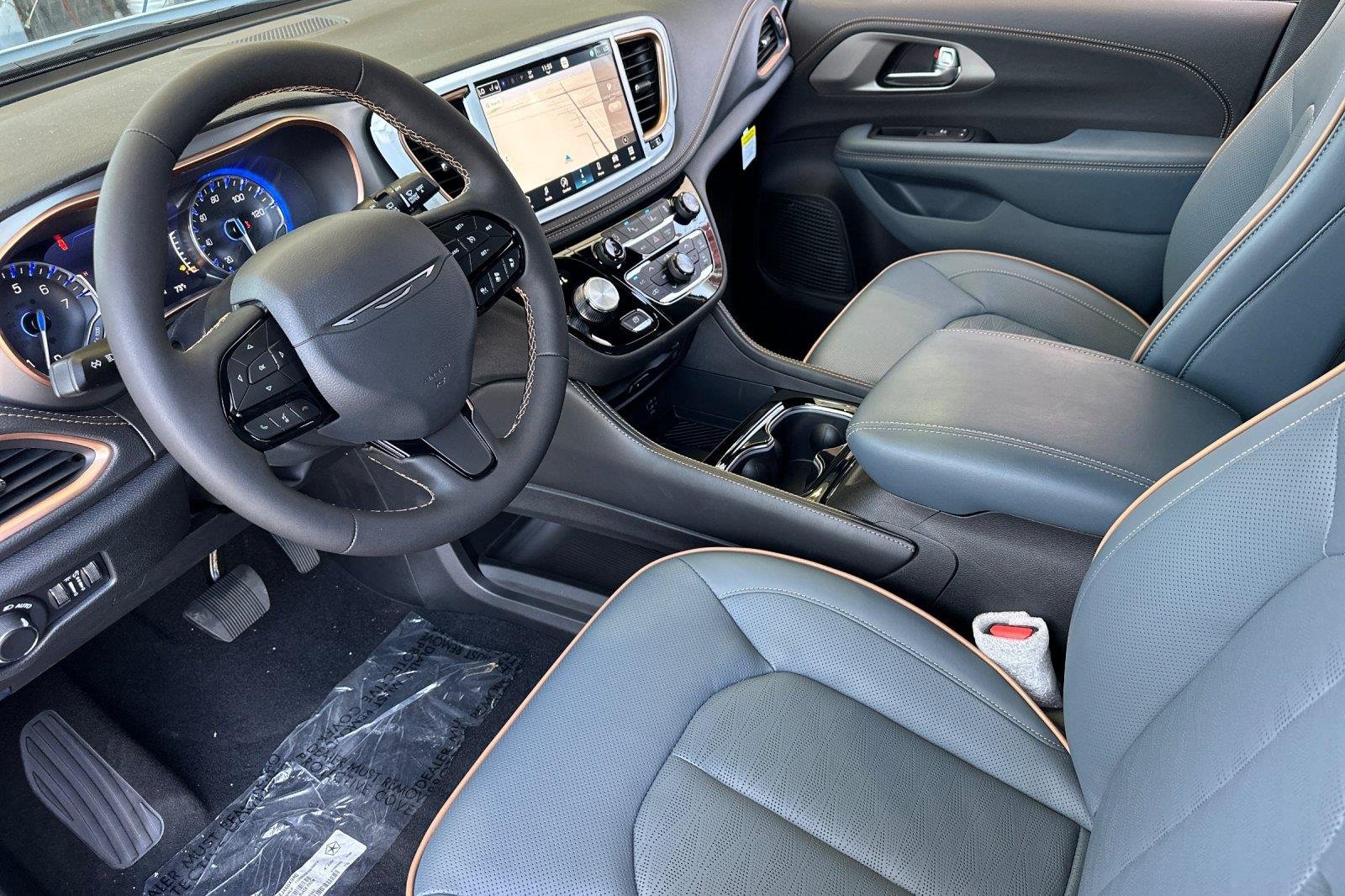 New 2027 Bright White Clearcoat Chrysler Pinnacle image 10