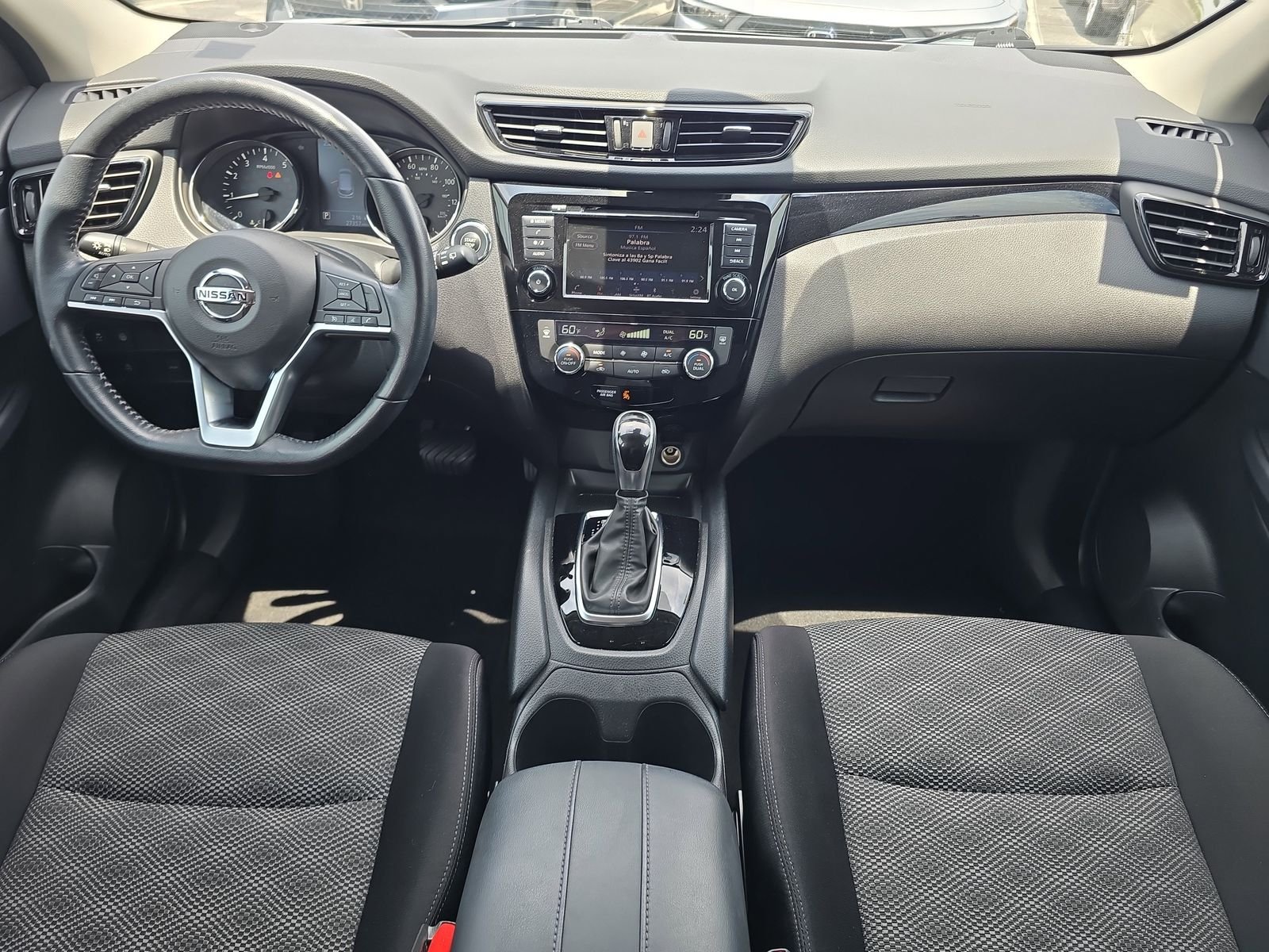 Used 2021 Gray Nissan SV image 9