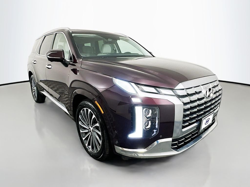 Used 2024 Red Hyundai Calligraphy image 3