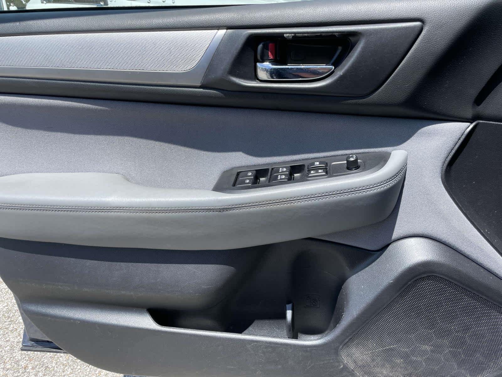 Used 2018 Twilight Blue Metallic Subaru Premium image 30