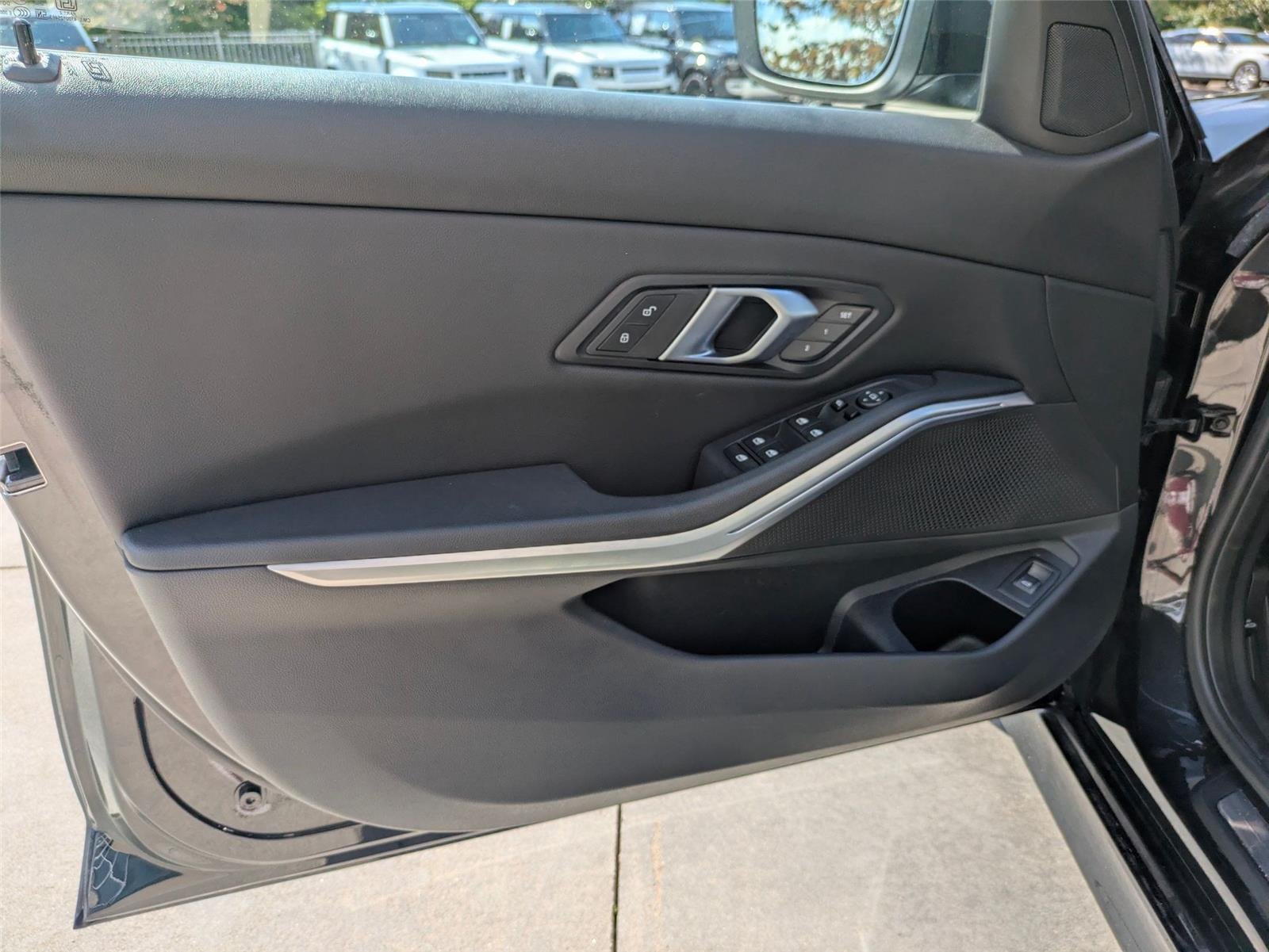 Used 2025  BMW 330i image 11