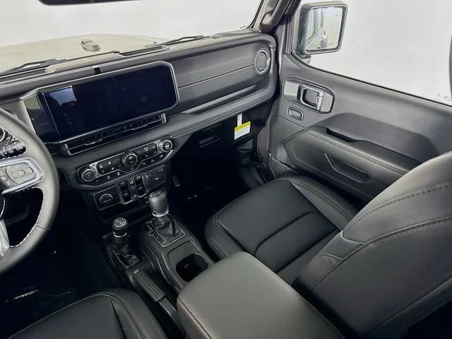 2025 Jeep Wrangler 4-Door Sahara - Photo 22