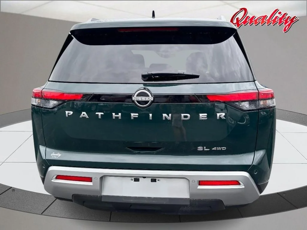 Used 2025 Obsidian Green Pearl Nissan SL image 4