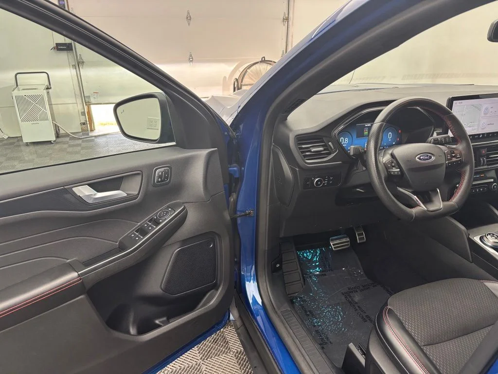 Used 2023 Blue Ford ST-Line Elite image 16