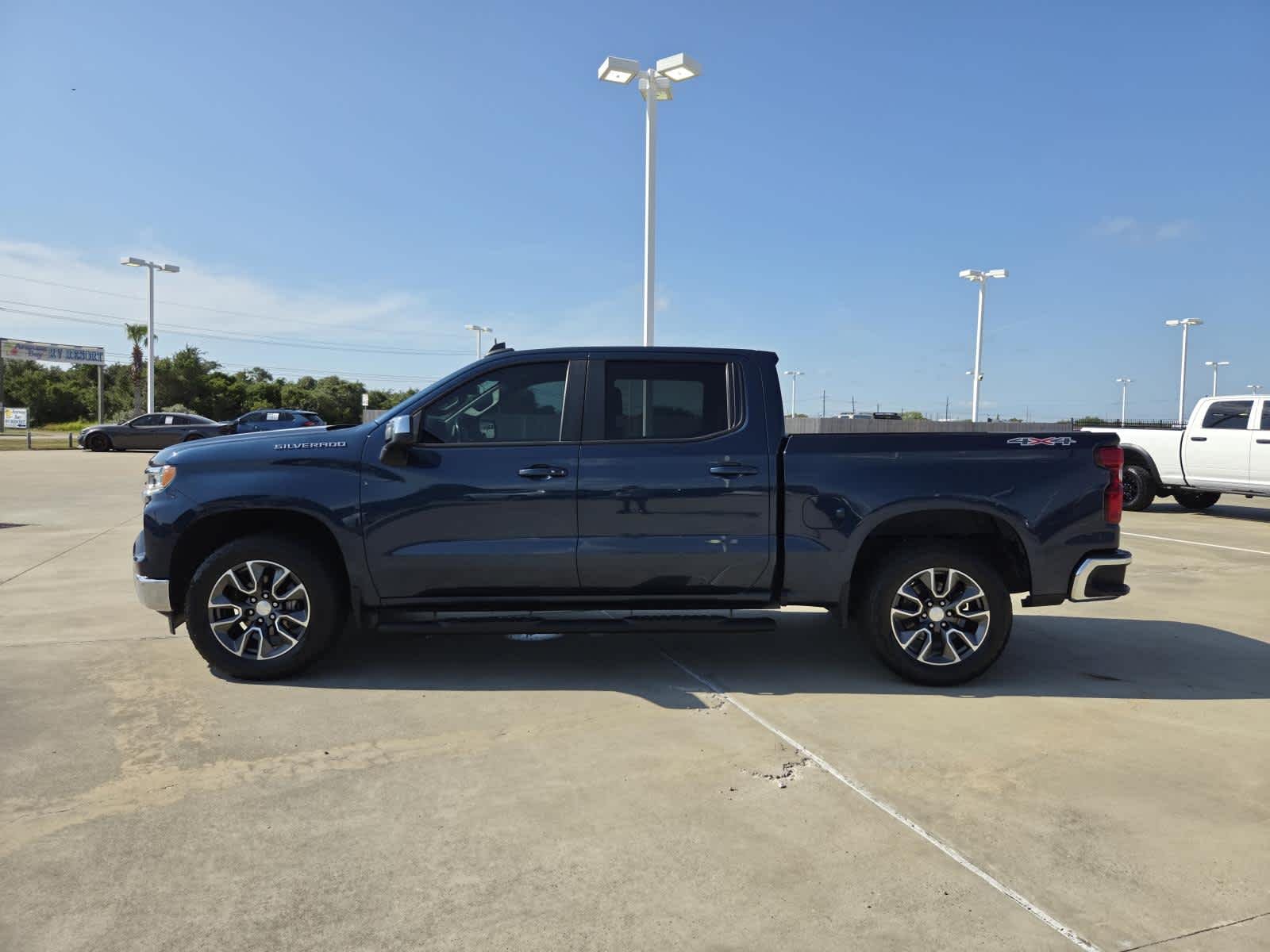 Used 2022 Northsky Blue Metallic Chevrolet LT image 2