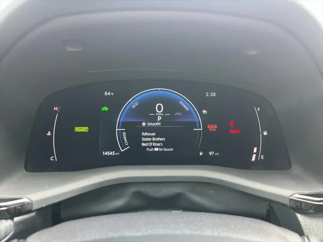 2025 Toyota Camry SE - Photo 29