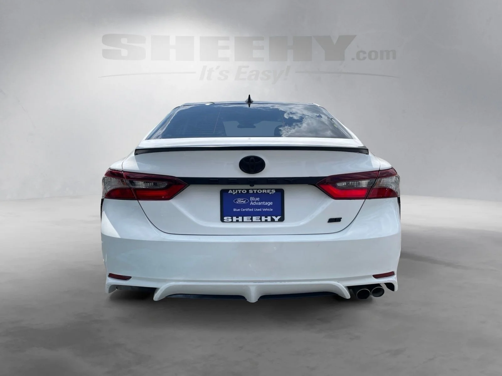 Used 2021 White Toyota SE image 4