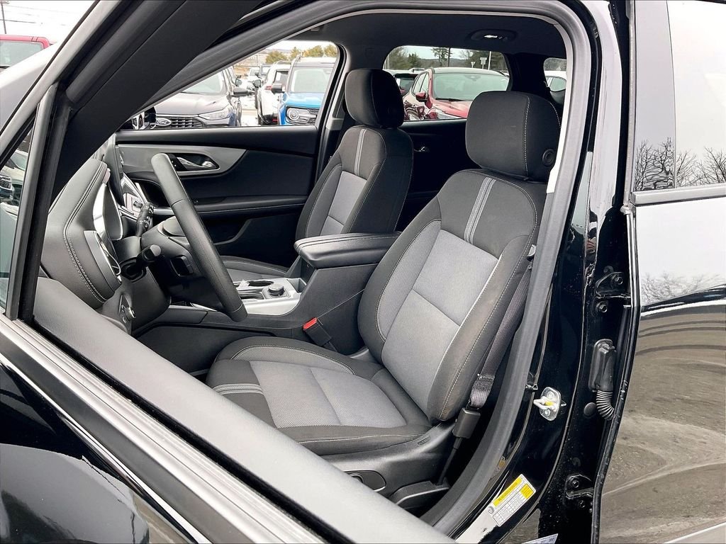 Used 2024 Black Chevrolet LT image 9