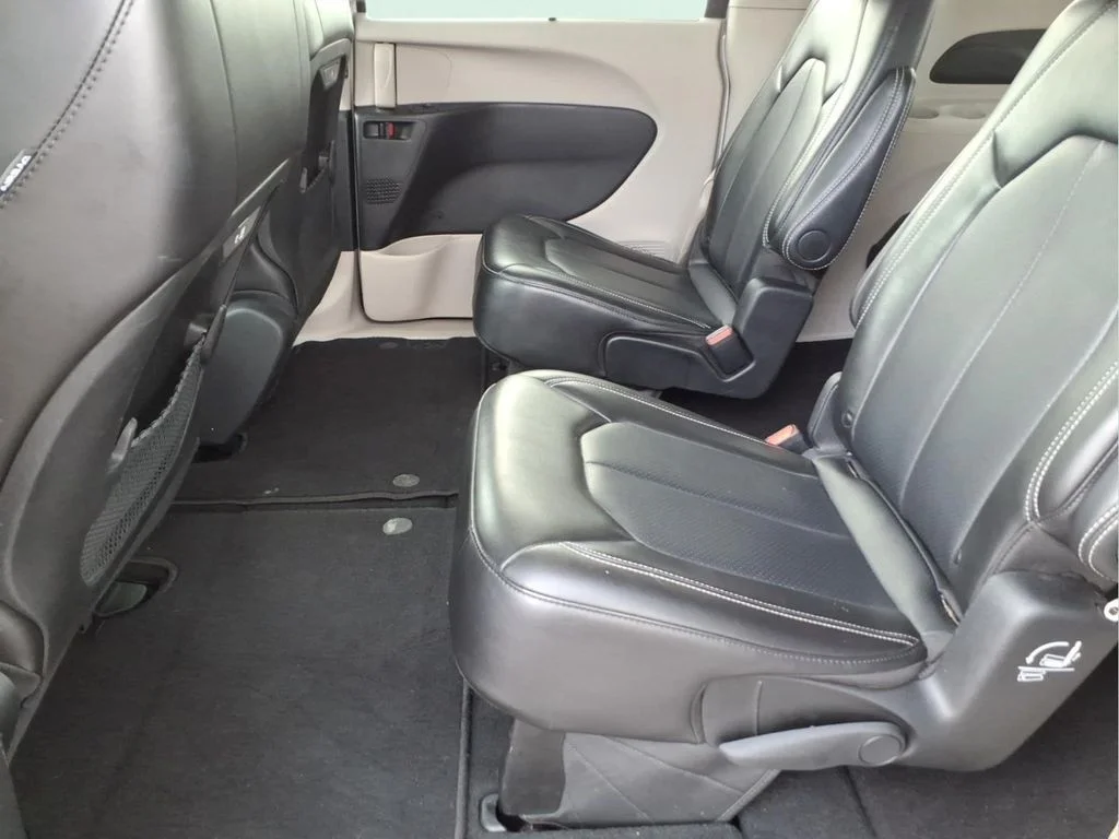 Used 2024 White Chrysler Touring L image 12