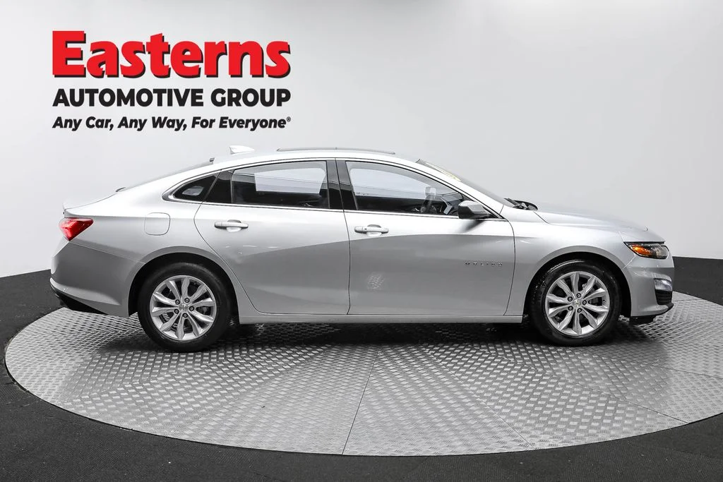 Used 2022 Silver Chevrolet LT image 4