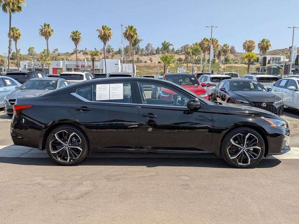 Used 2023 Black Nissan 2.5 SR image 3