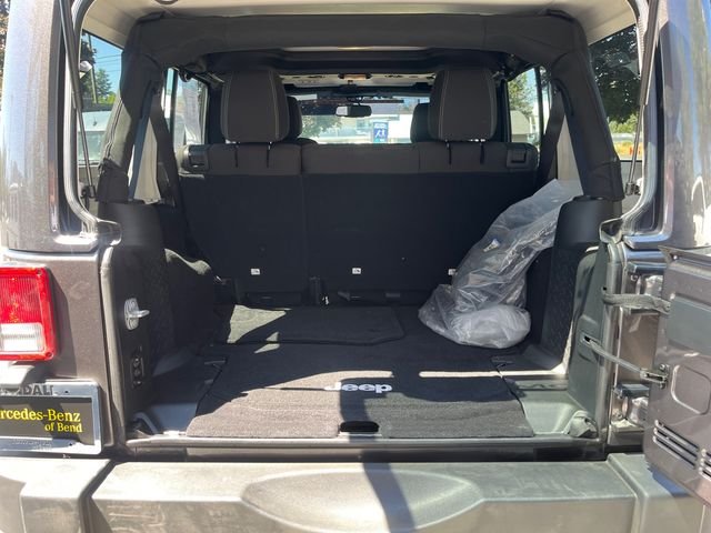 Used 2016 Gray Jeep Unlimited Rubicon image 23