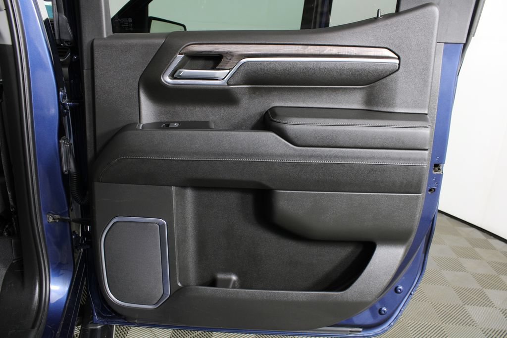 Used 2023 Northsky Blue Metallic Chevrolet LTZ image 9