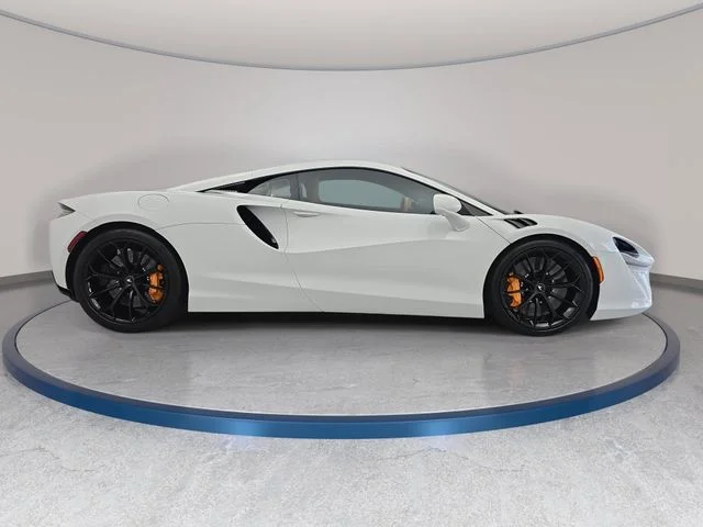 Used 2023  McLaren TechLux image 4