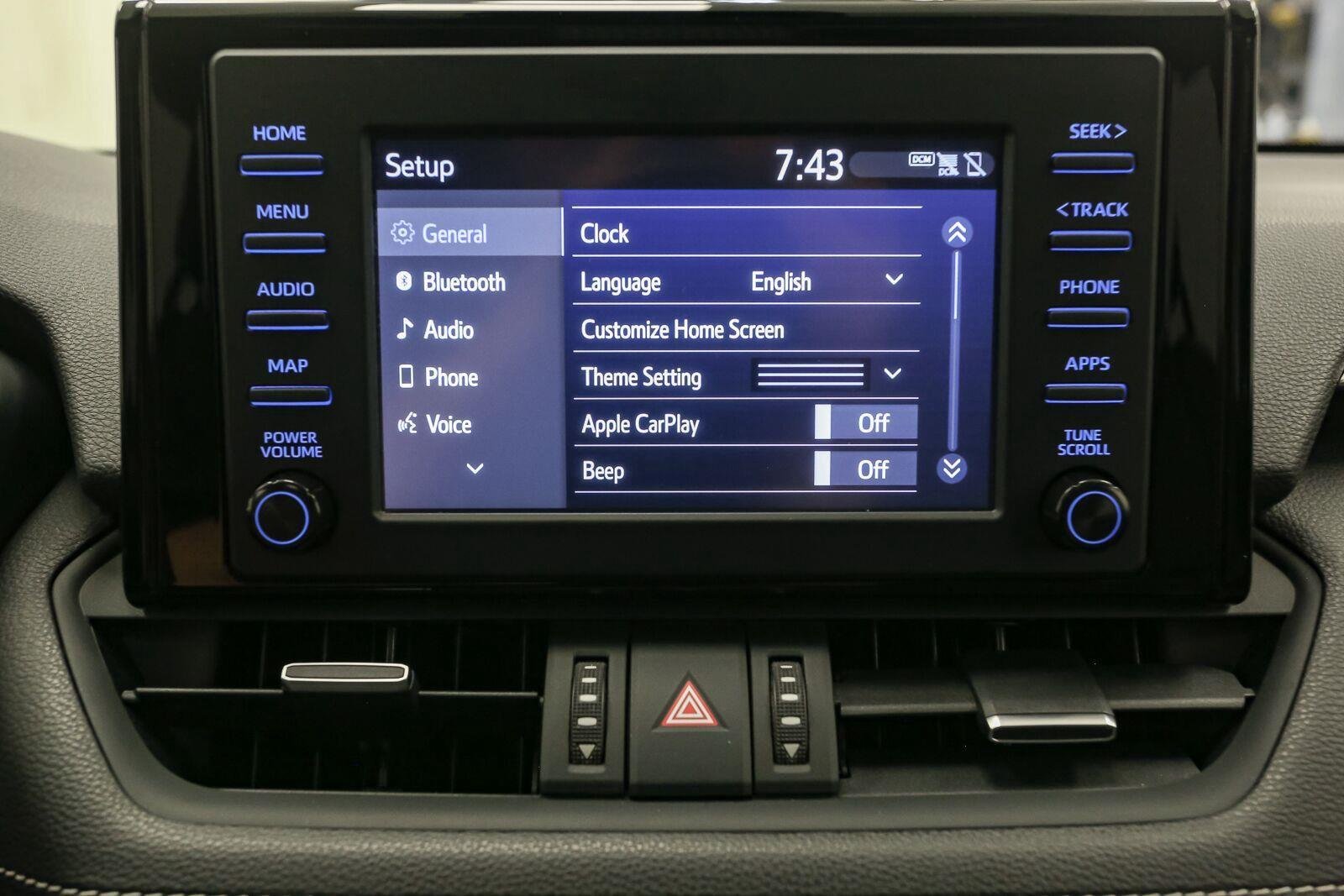 Used 2019 Super White Toyota XLE Premium image 28