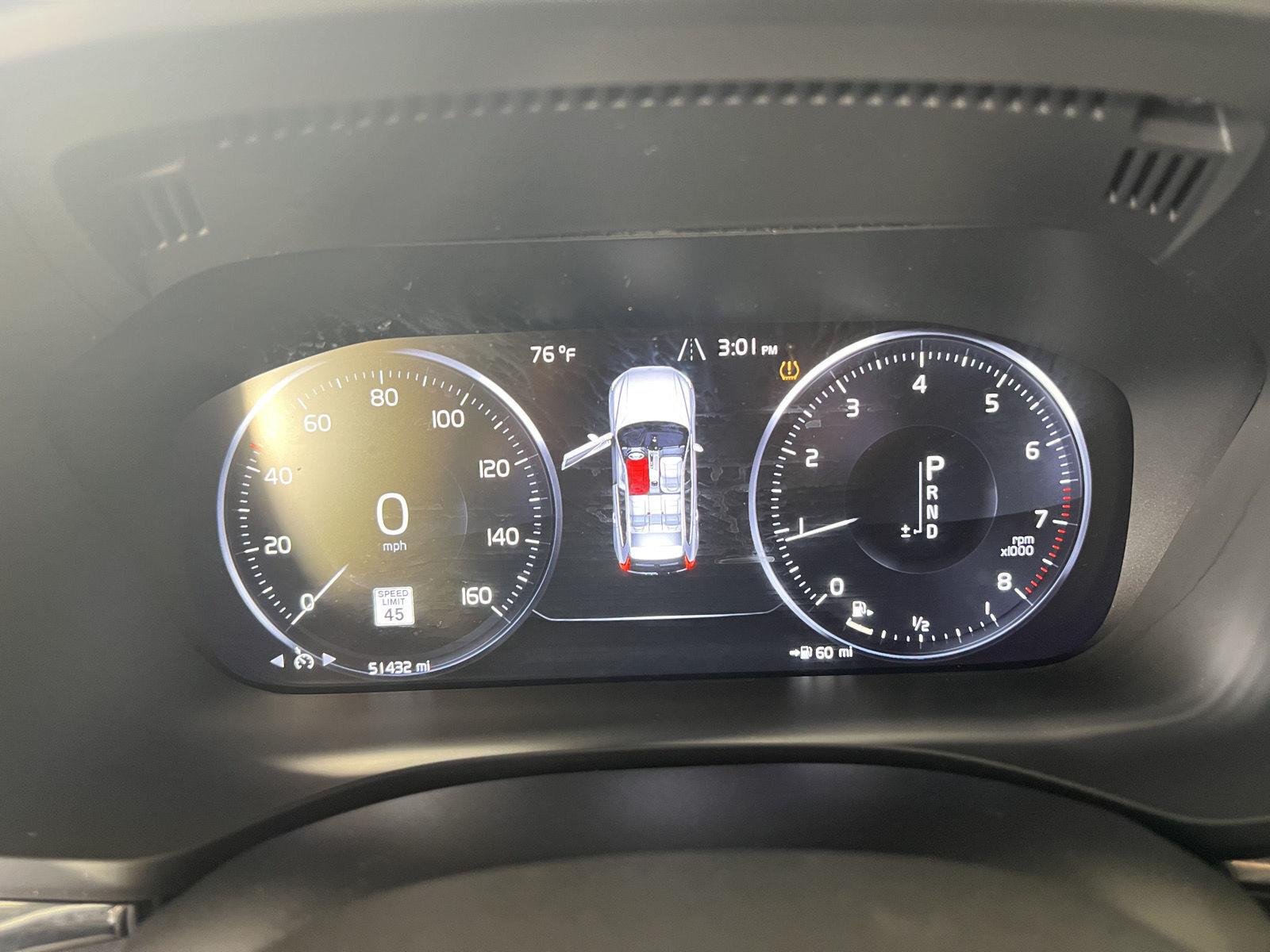 Used 2020 Onyx Black Metallic Volvo Momentum image 14