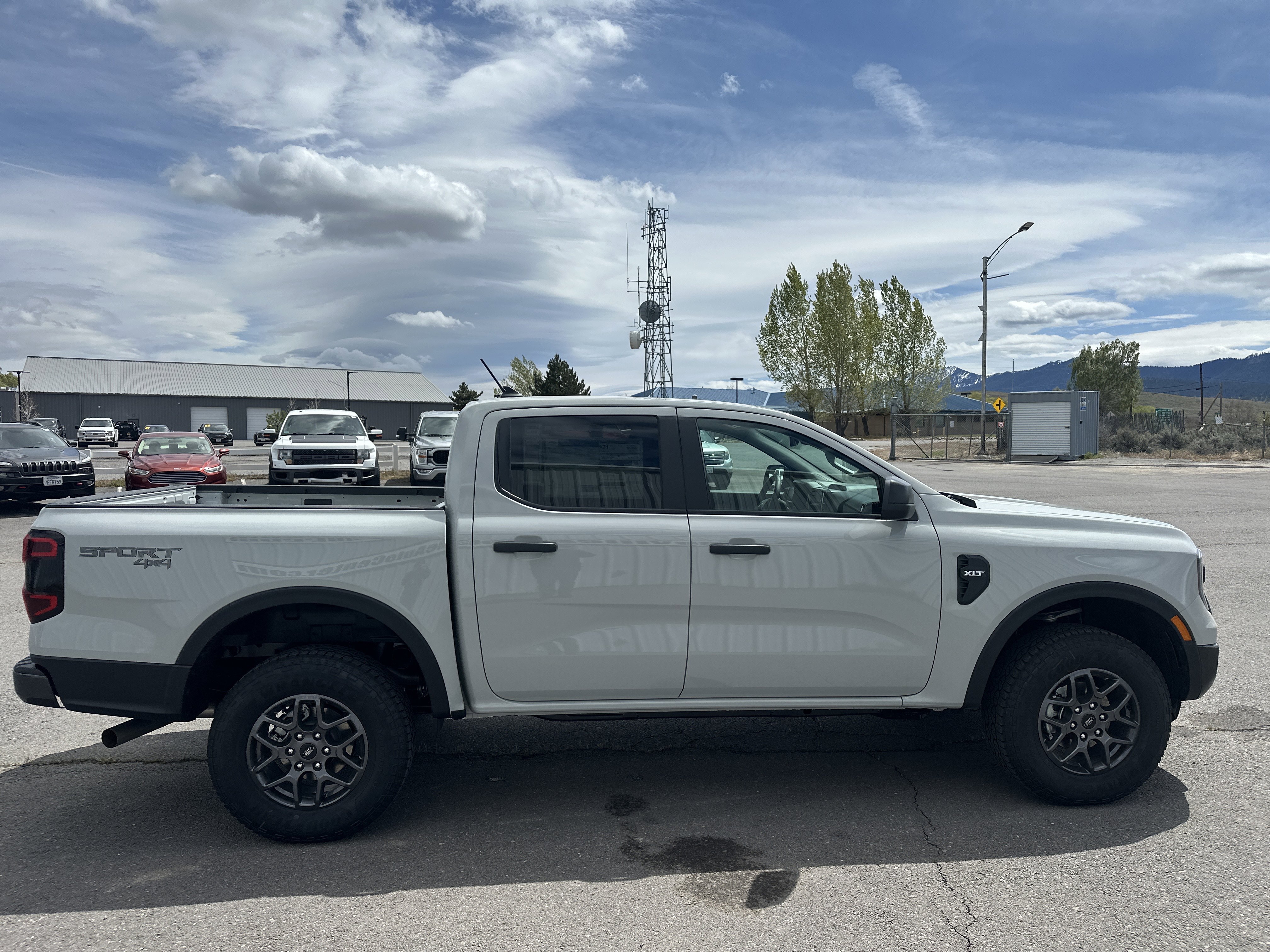 New 2026 Avalanche Ford XLT image 6