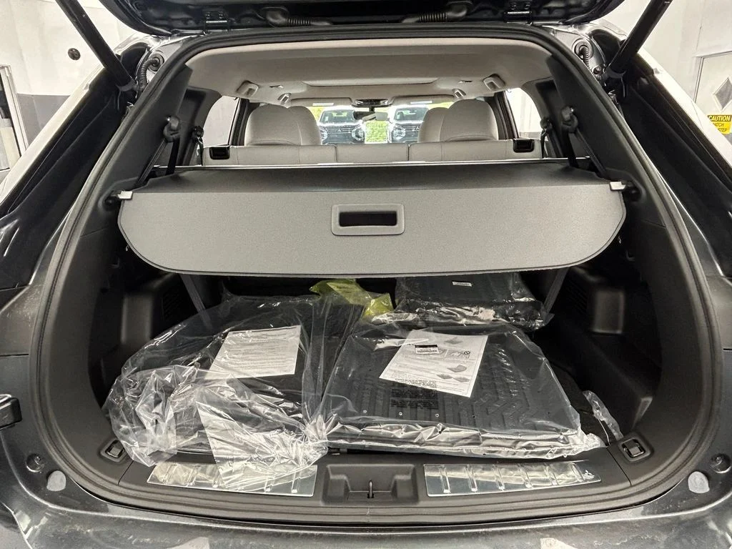 New 2026 Gray Mitsubishi SEL image 33