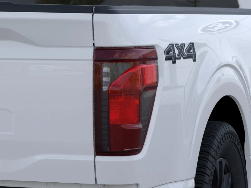 New 2026 Oxford White Ford XLT image 21