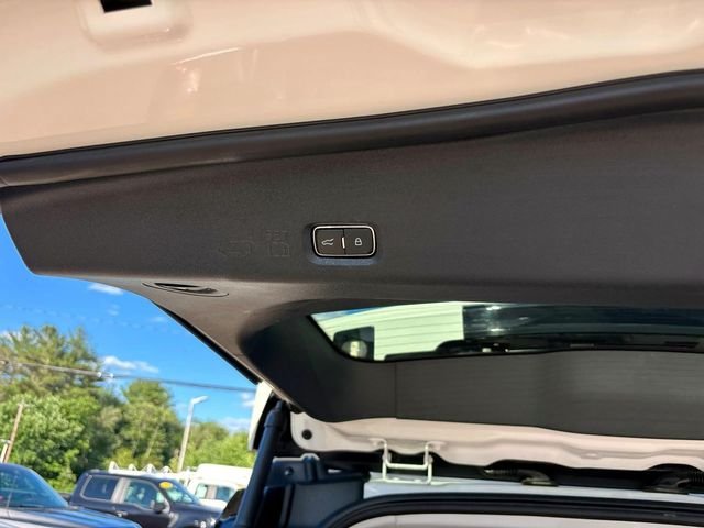 Used 2025 White Ford Active image 17