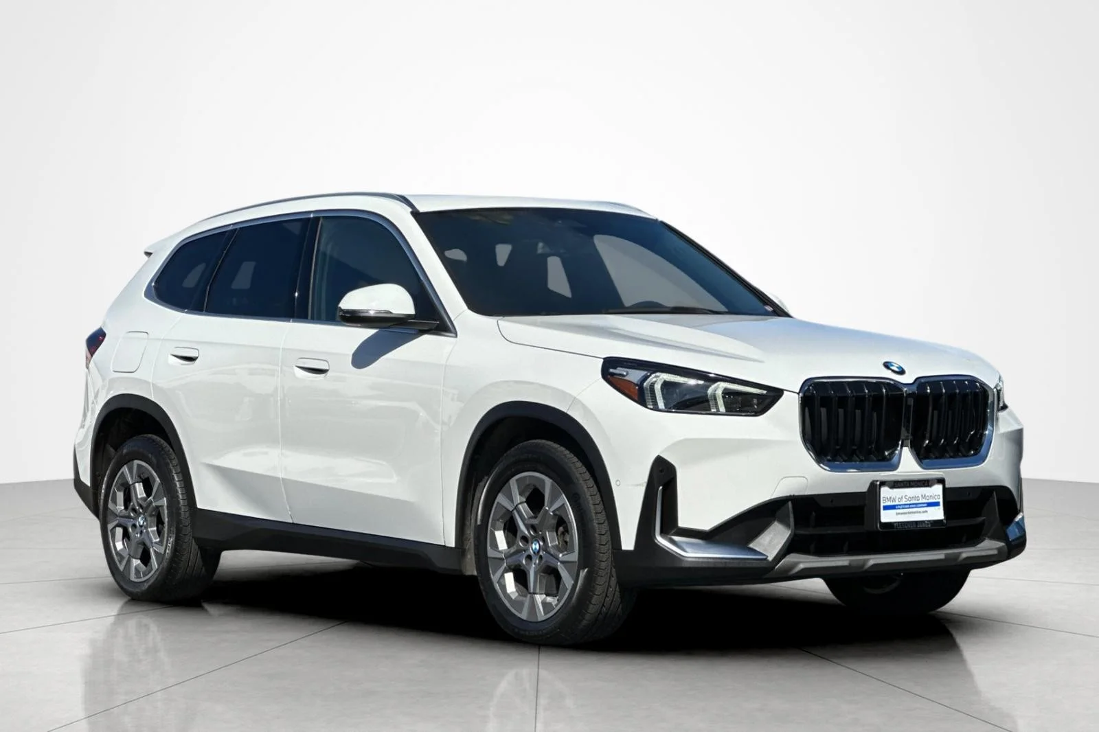 Used 2023 Alpine White BMW xDrive28i image 7