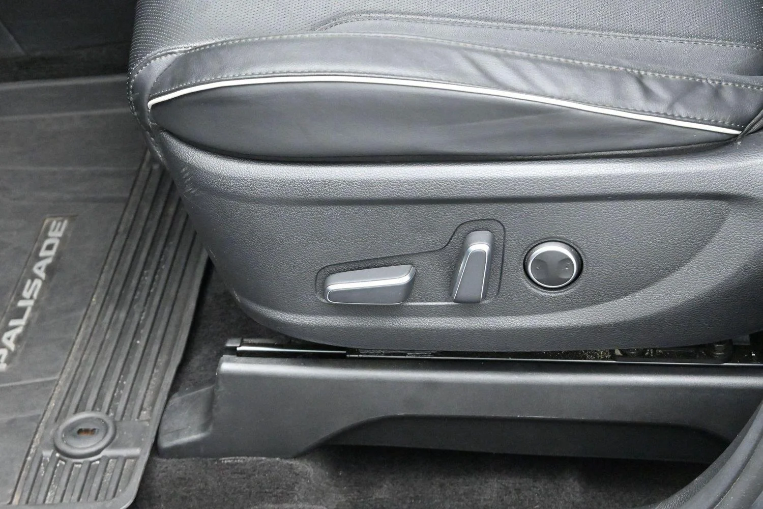 Used 2024 Gray Hyundai XRT image 14