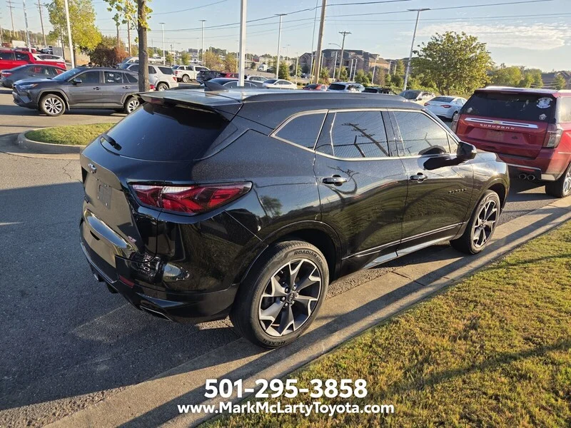 Used 2022 Black CHEVROLET RS image 4