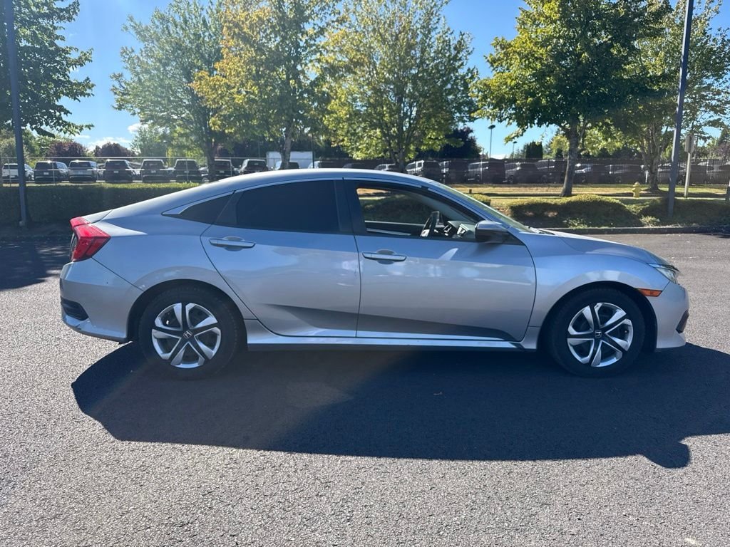 Used 2018 Lunar Silver Metallic Honda LX image 8
