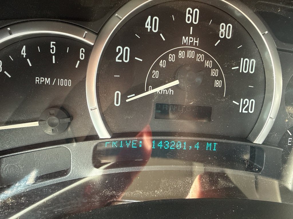 Used 2004  Cadillac Base image 6