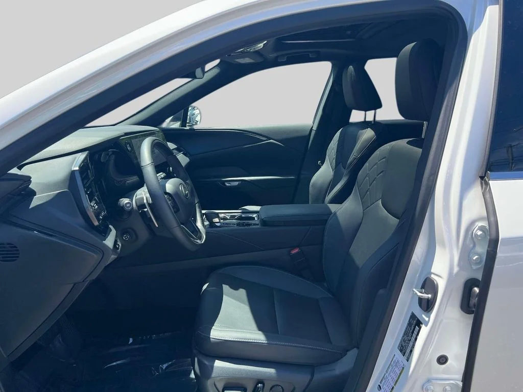 Certified Used 2024 White Lexus 350 Premium image 11