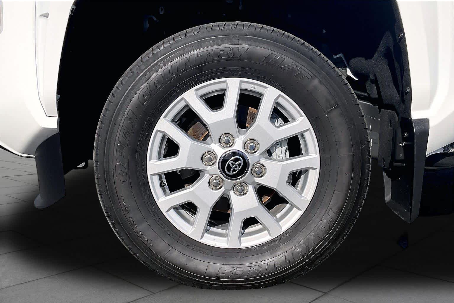 Used 2025 Ice Cap Toyota SR5 image 10