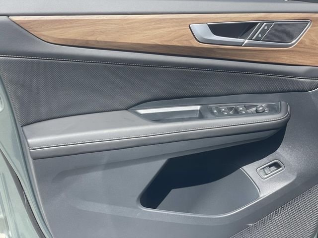 New 2026 Green Volkswagen SE w/Technology image 17