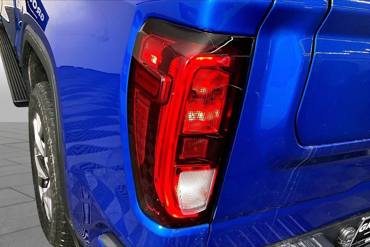 Used 2022 Dynamic Blue Metallic GMC Elevation image 28