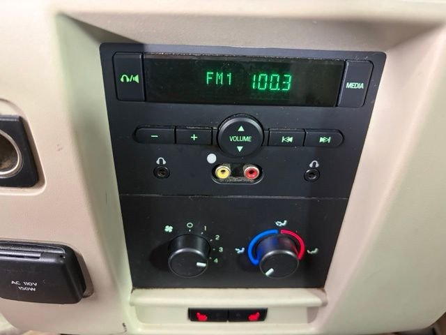 Used 2014 White Ford Limited image 40