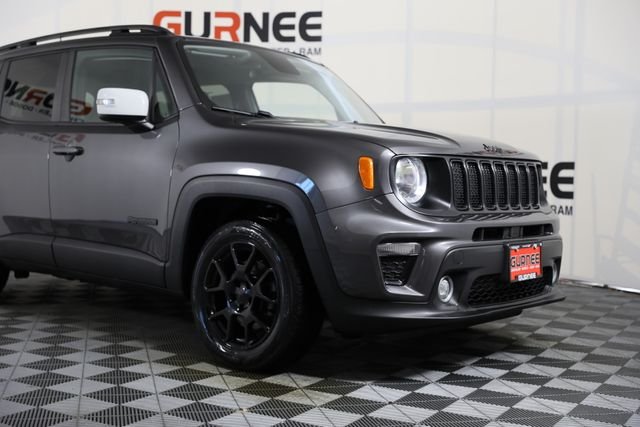Used 2019 Gray Jeep Latitude image 30