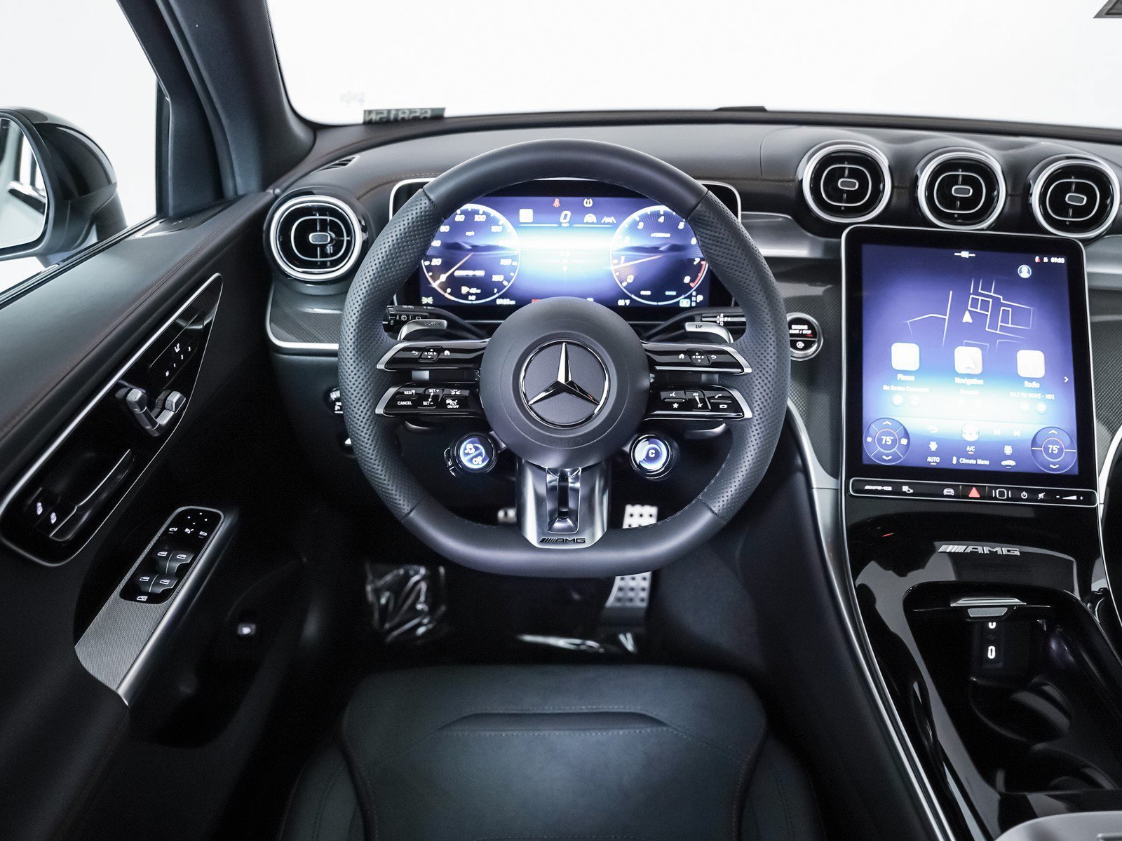 New 2026 MANUFAKTUR Moonlight White Metallic Mercedes-Benz AMG® GLC 43 4MATIC® SUV image 14