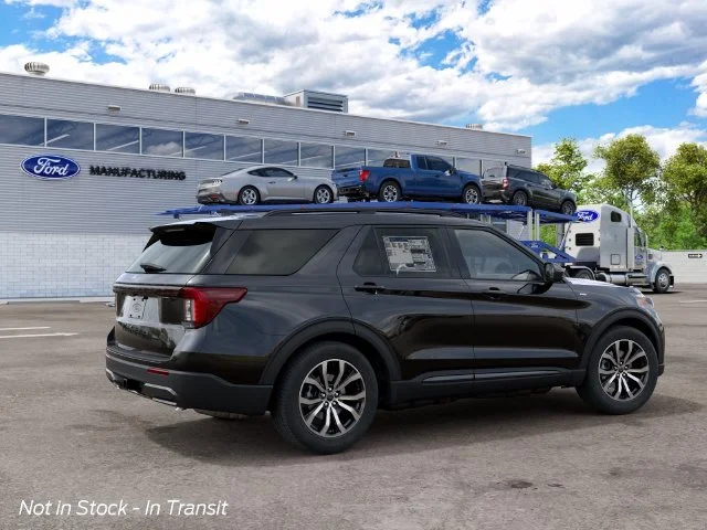 New 2027 Agate Black Metallic Ford ST-Line image 7
