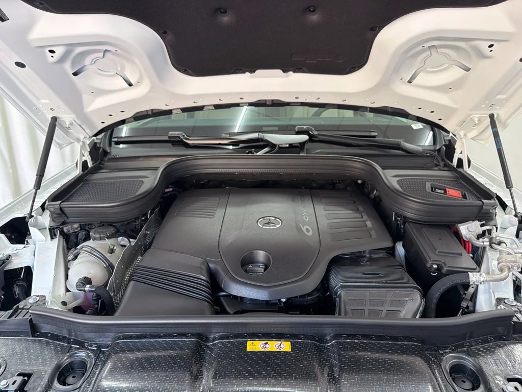 New 2027 White Mercedes-Benz GLS 450 image 32