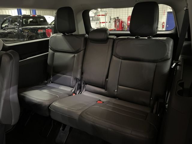 Used 2026 Star White Metallic Tri-Coat Ford MAX Active image 29